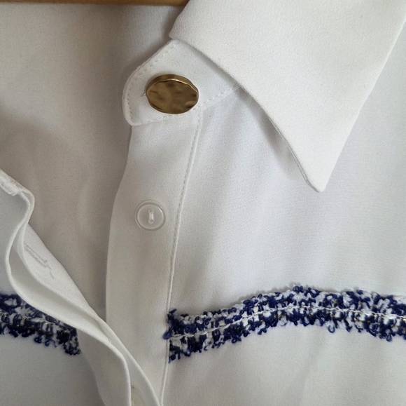 BCBGeneration | White Long Sleeve Blouse with Blue Trim Details Size XL - Picture 4 of 7